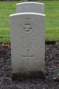 Berlin 1939-1945 War Cemetery - Green, John Alexander